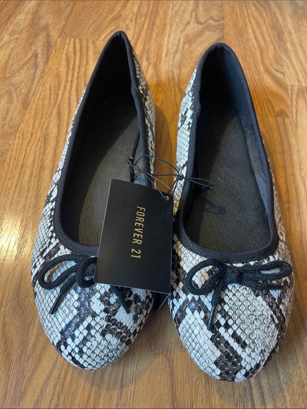 Women’s Forever 21 Black & White Snake-Print Ballet Flats with Bow